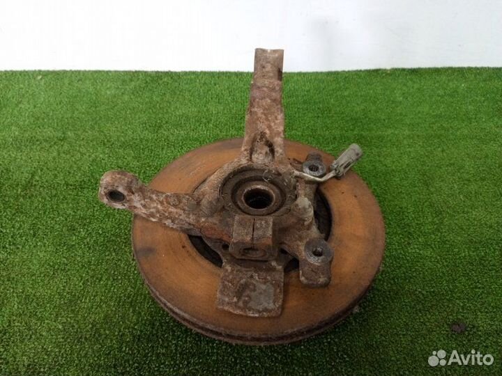 Кулак поворотный передний левый Opel Zafira A 2.2