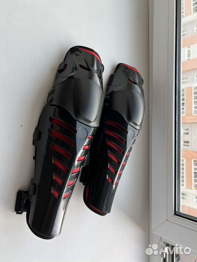 Мотонаколенники