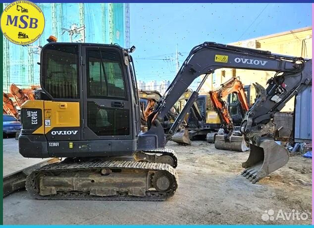 Заднее стекло на спецтехнику Volvo EC55