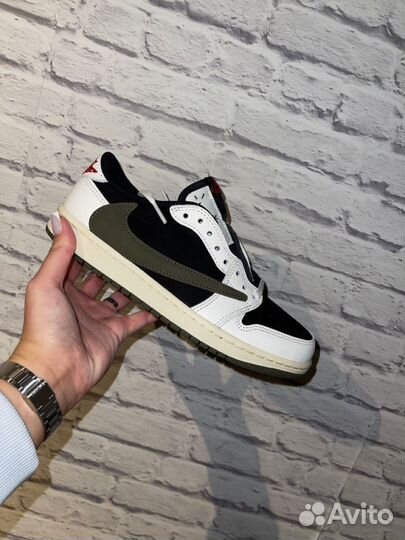 Travis Scott x Nike Air Jordan 1 Low 