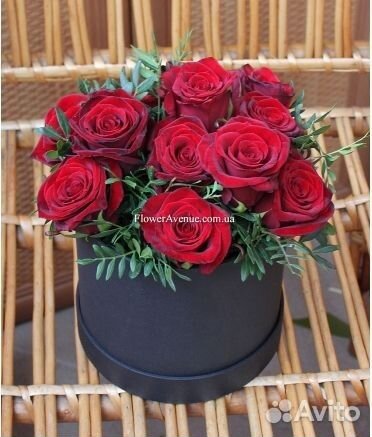 Розы в шляпной коробке