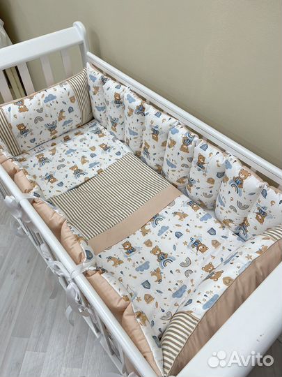 Комплект в кроватку новый