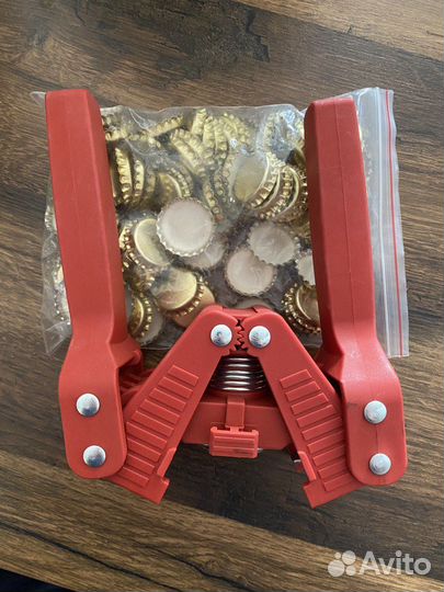 Машинка для закрывания бутылок тип emily