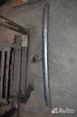 Mercedes W203 молдинг бампера центральный
