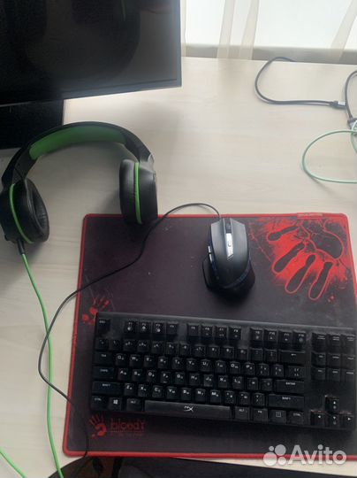 Игровая клавиатура и мышь