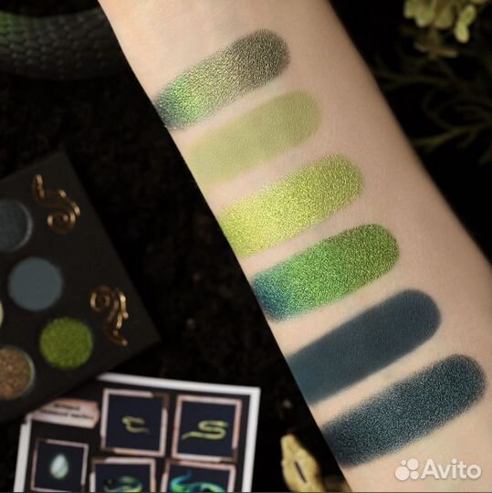 Тамми Танука Игривая травяная змейка