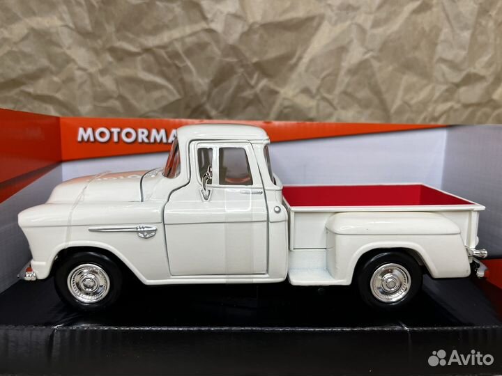 Chevrolet 5100 Stepside 1/24 MotorMax