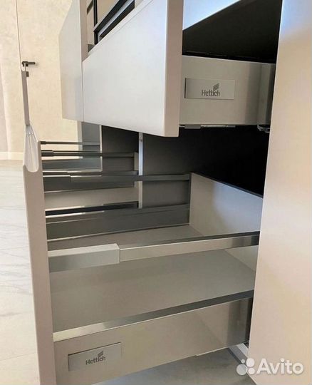 Кухня с островом от производителя на заказ