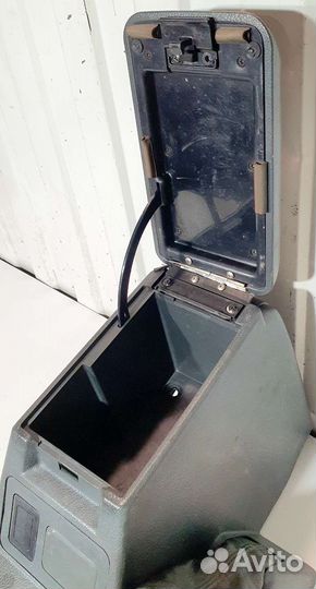 Подлокотник Hyundai Galloper