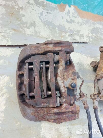 Суппорт передний Т4