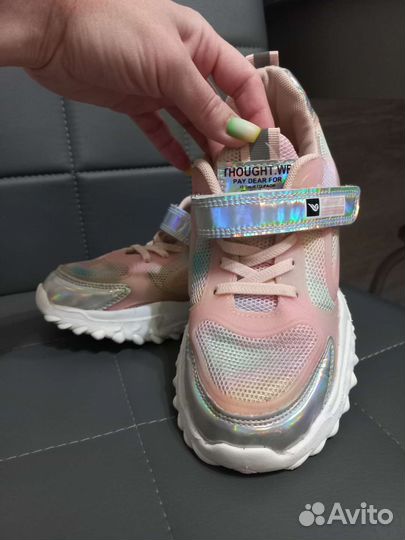 Кроссовки для девочки