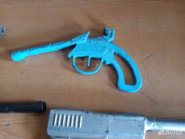 Игрушка пистолет СССР