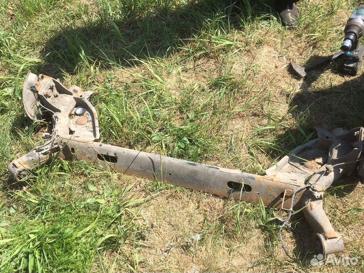 Балка задняя Renault fluence