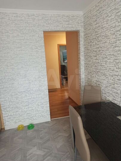 2-к. квартира, 52 м², 2/4 эт.