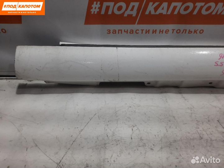 Накладка на порог правая Toyota Avensis 2 (T250)