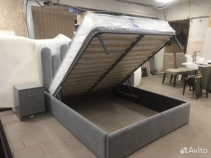 Двухспальная кровать