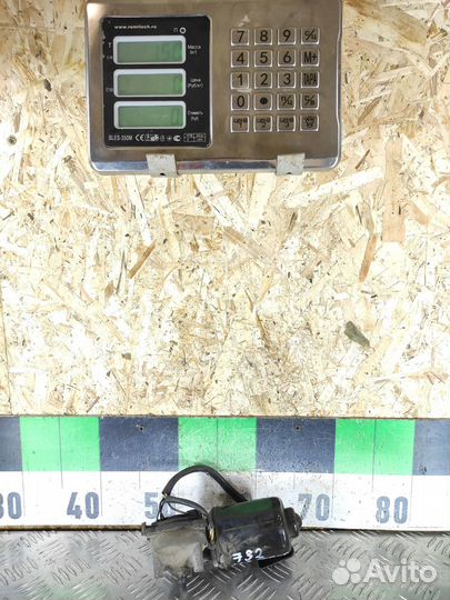 Моторчик стеклоочистителя передний Opel Omega B