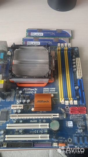 Материнская плата с процессором и памятью