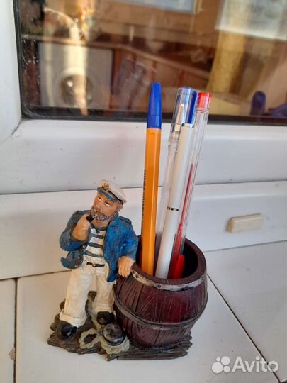 Сувенир фигурка Капитан