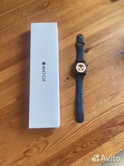 Часы apple watch se 44 mm 2022
