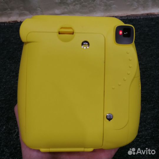 Полароид Instax mini 9