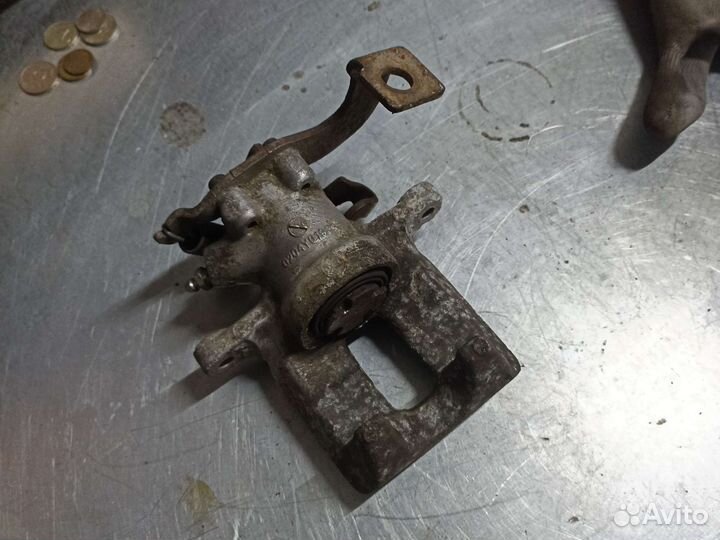 Суппорт задний правый Toyota