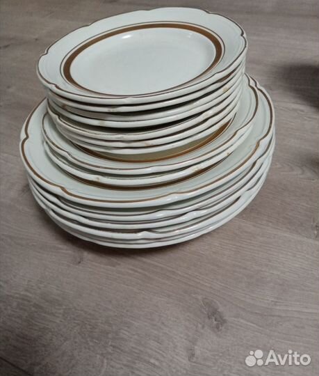 Набор посуды для сервировки