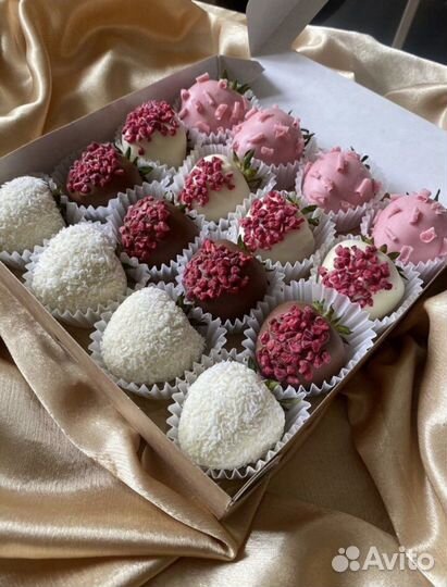 Сладкий набор из клубники в шоколаде