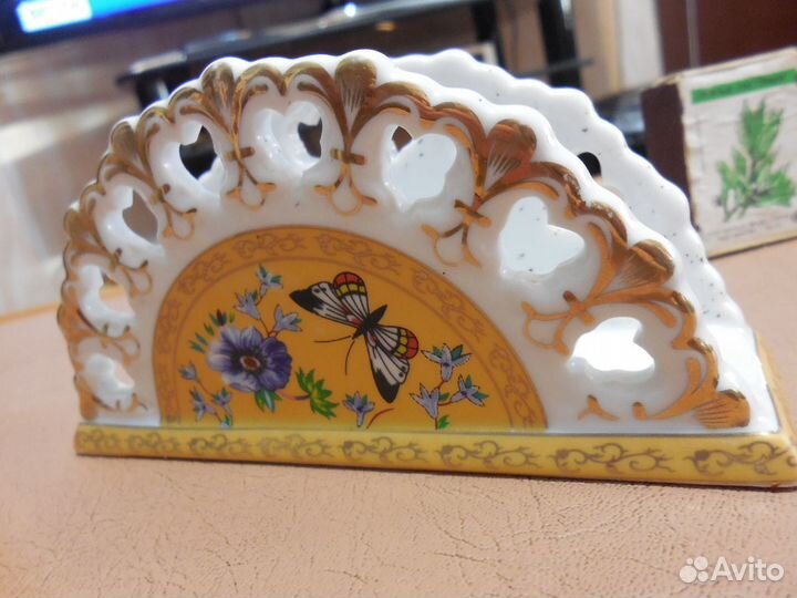 Кофейная чашка.Салфетница.Бутылочки Ваза