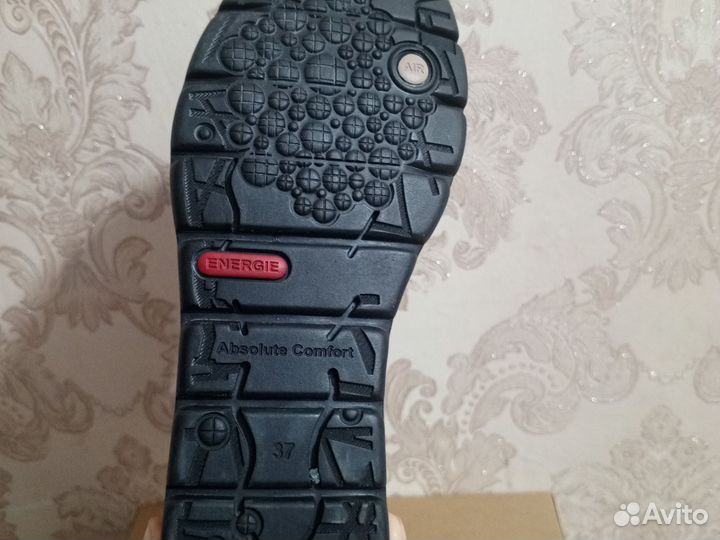 Ботинки женские 36,37,40