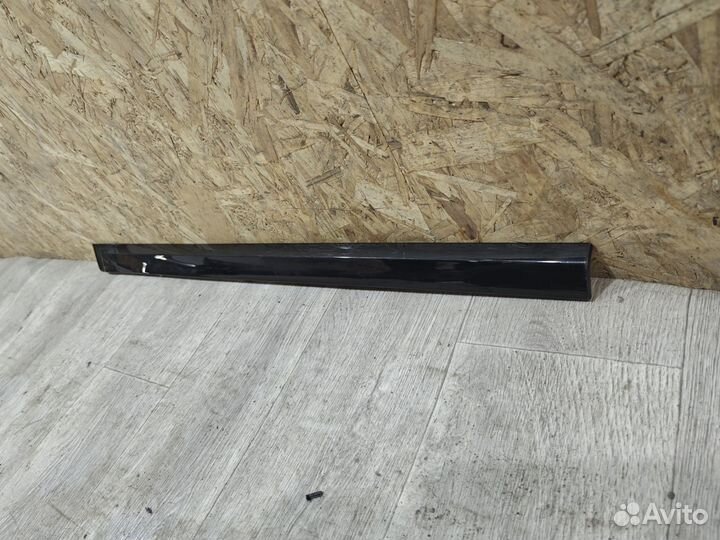 Молдинг двери задний правый Bentley Bentayga