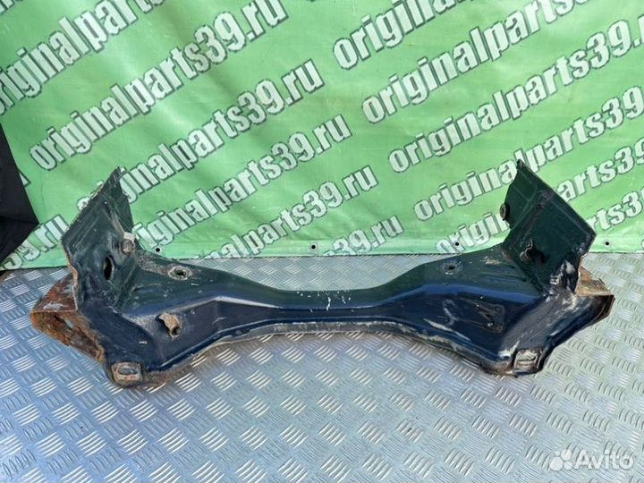 Балка подвески передняя Mercedes-Benz S124