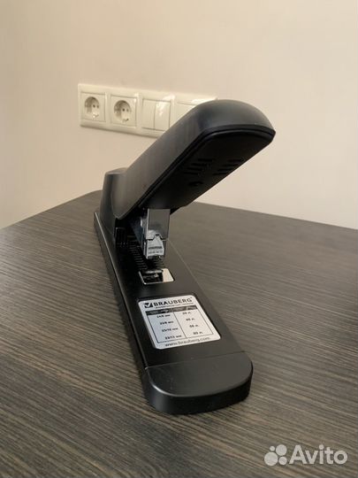 Степлер большой на 80 листов