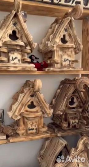 Кормушка для птиц ручной работы