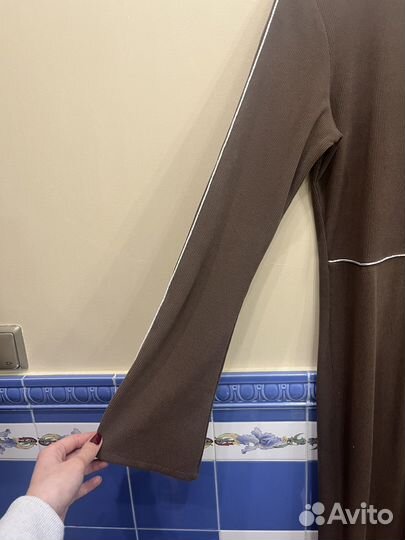 Платье в пол с длинными рукавами