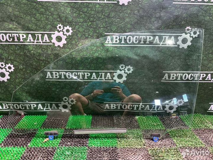 Стекло двери переднее левое Lexus Gx460 2009-2020