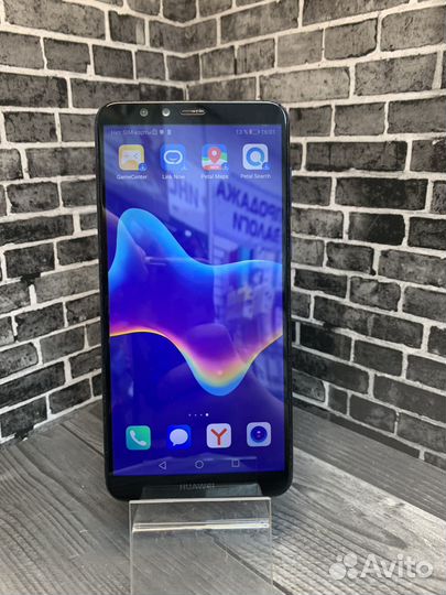 Телефон Huawei Y9