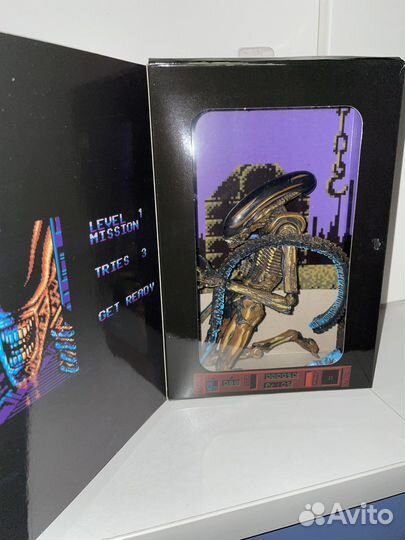 Фигурка чужой