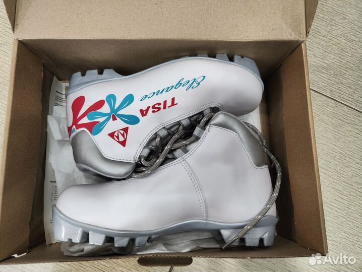 Лыжные ботинки