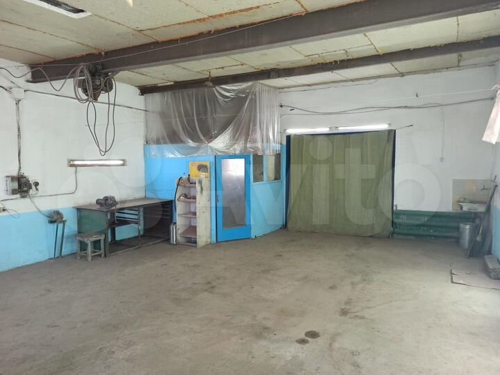Гараж, > 30 м²