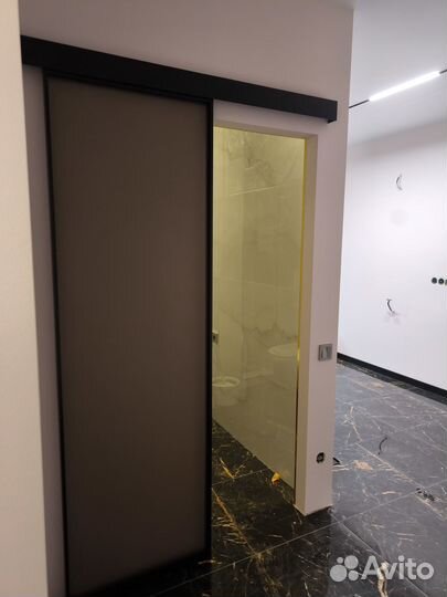 Стеклянные двери купе без порогов