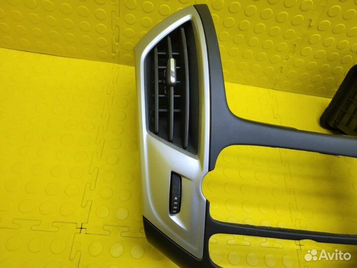 Накладка торпедо,Рамка медиа системы.Рамка