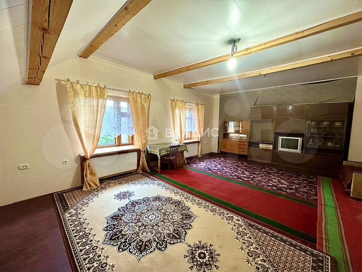 Дом 240 м² на участке 6 сот.