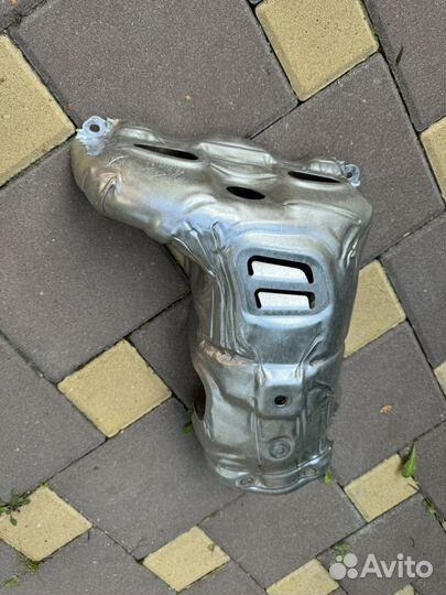 Выпускной коллектор Renault Logan 2 (новый)