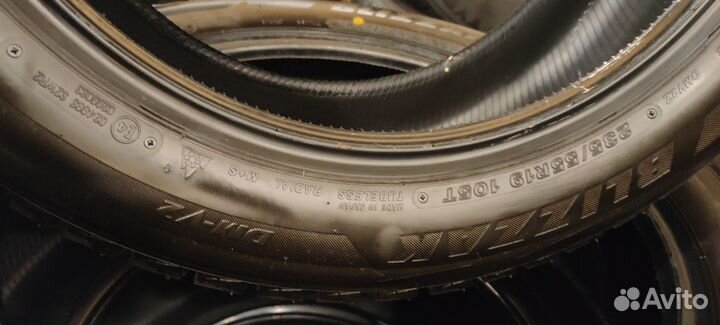 Bridgestone Blizzak DM-V2 235/55 R19 105T