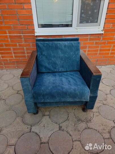 Кресло-кровать в хорошем состоянии