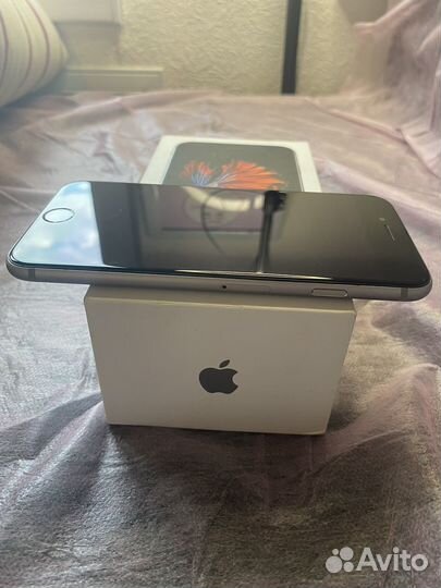 Телефон iPhone 6s