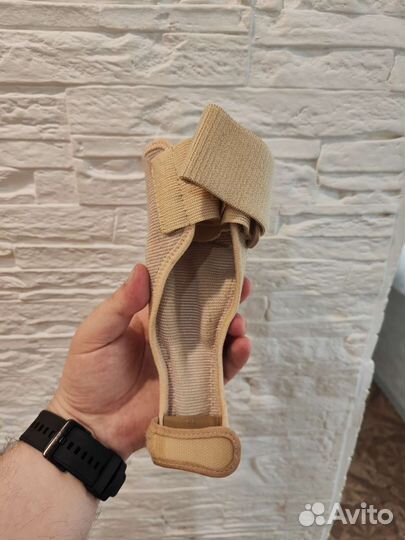 Ортопедическая (фиксация большого пальца)