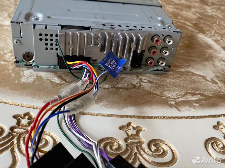 Продаю магнитофон Pioneer MVH-520BT