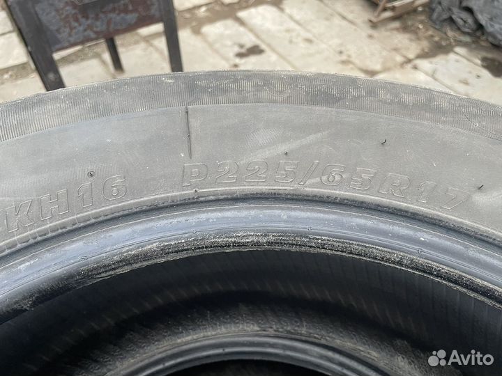 Kumho Solus KH16 225/65 R17